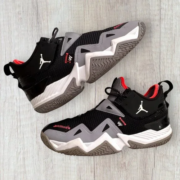 Nike Air Jordan Why Not Zer0.5 Basketball Shoes Mens 11 Black Grey Red CJ0780-00 - Picture 9 of 13